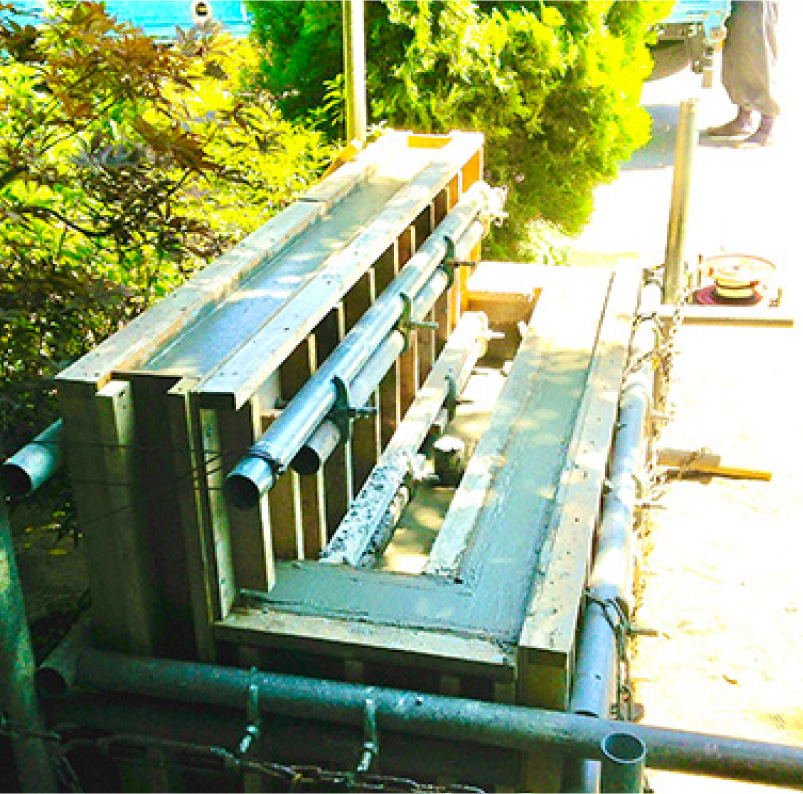 写真(コンクリート造手洗場)
