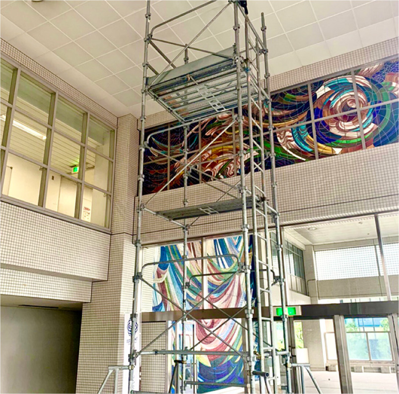 写真(仮設タワー足場 クサビ式先行手摺)